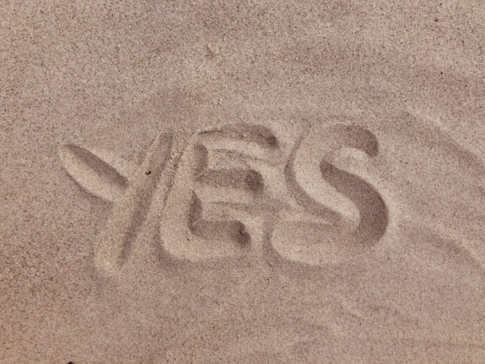 3-Oaks-Gaming-Gains-Approval-Romania Yes on sand