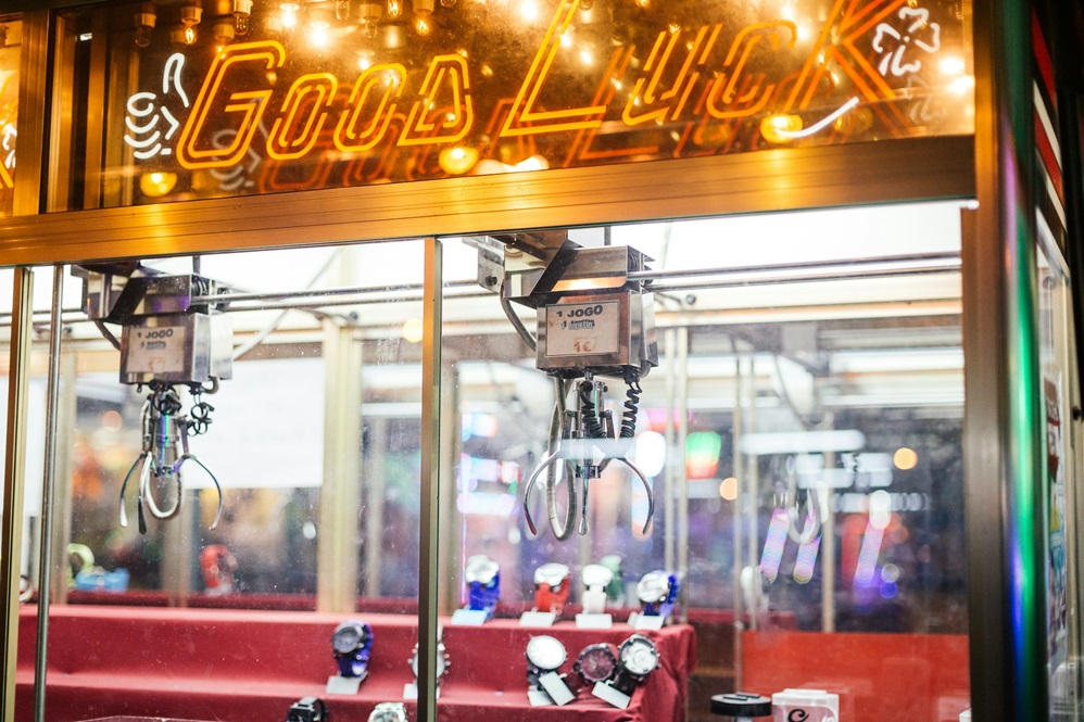 A claw machine.